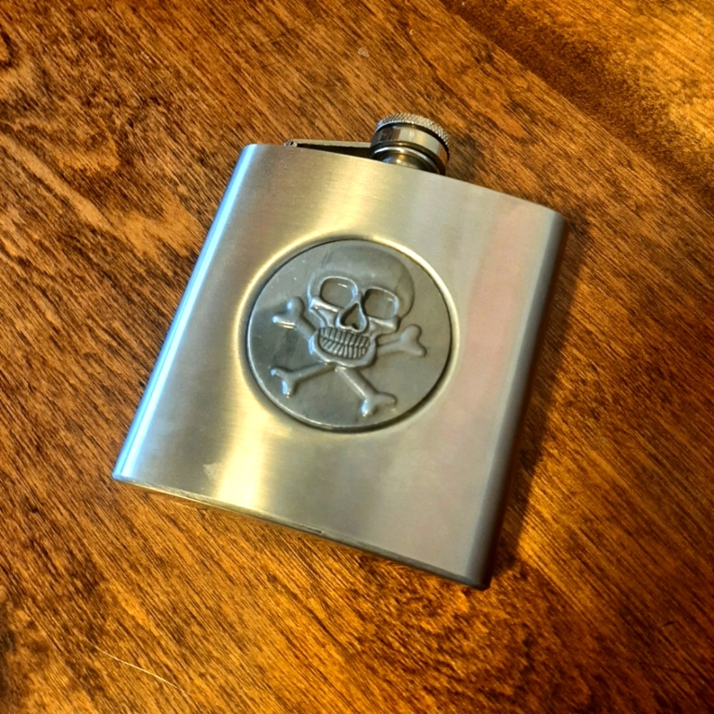 4 oz stainless steel metal flask with skull bar ware